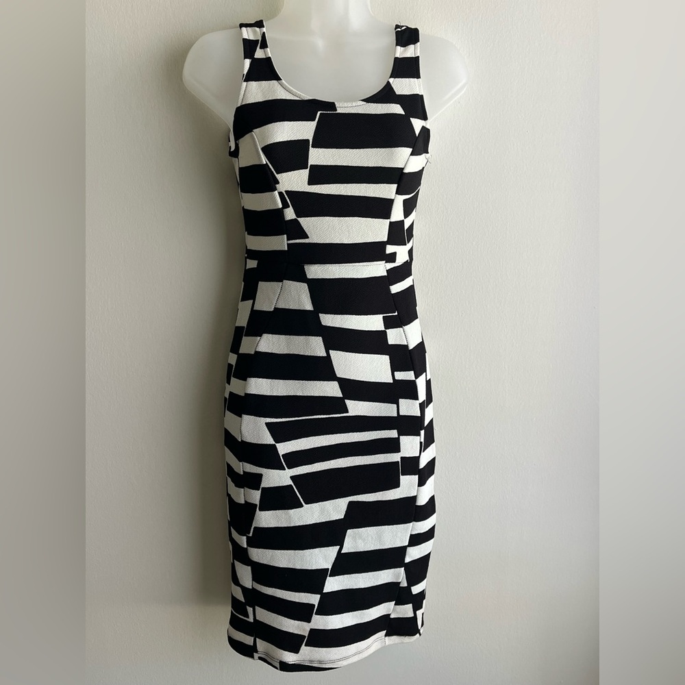 love J Black and White Geometric Spring Summer Cocktail Formal Dress Size Small
